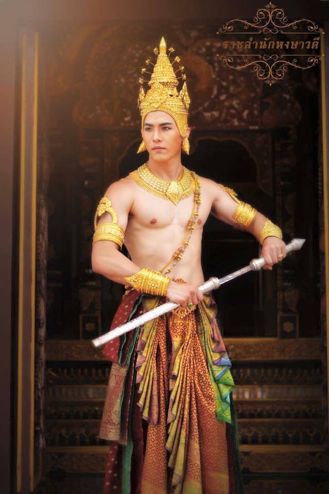 twhornyboy:  mantop10691:  泰國超可愛直男小鮮肉男模…Kun Kittikun  身材真好