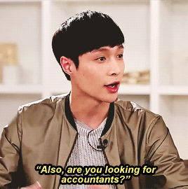 elaysium: After Yixing set up his studio, a lot of fans left comments on the studio’s