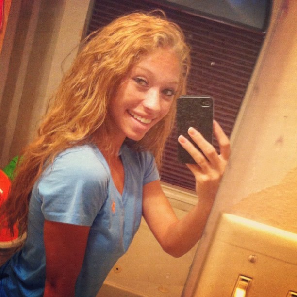 strippersandclits:  strippersandclits:  I found her! There was picture on picture