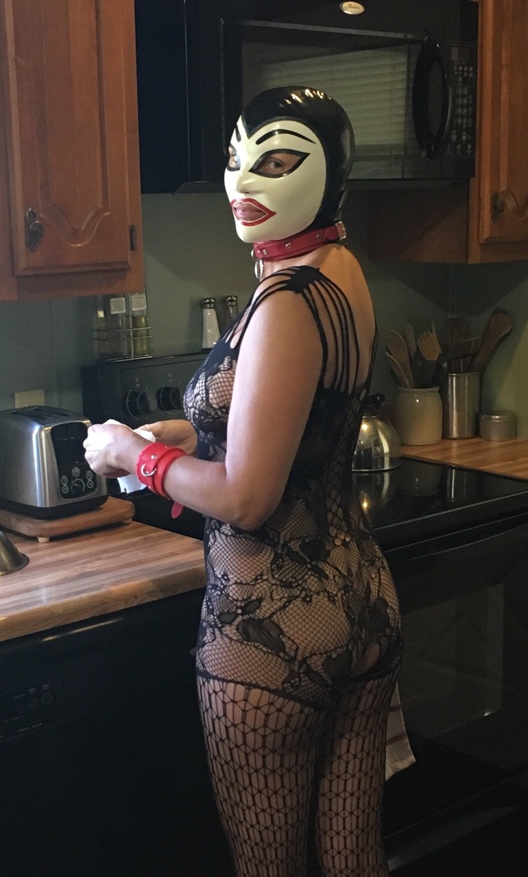 sinfulsoulmates720:  Every morning my wife cooks me breakfast. But this morning she