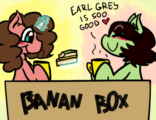 arosu-sama:  A lil paid request for askbananapie - BP and ALOS are having tea and apple cake in a BANAN BOX ALOS is a really stubborn pone but she has a weakness - tasty tea XD You could call her the Tea pone if you want   x3 Mmm, Earl Grey~ c: