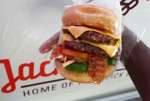 anunexplainablediva:  gregwuzhere:  molothoo:  These heart attacks look good asf tbh  The Luther burger!  YO WHERE IS THIS LOCATED??  @anunexplainablediva Miami