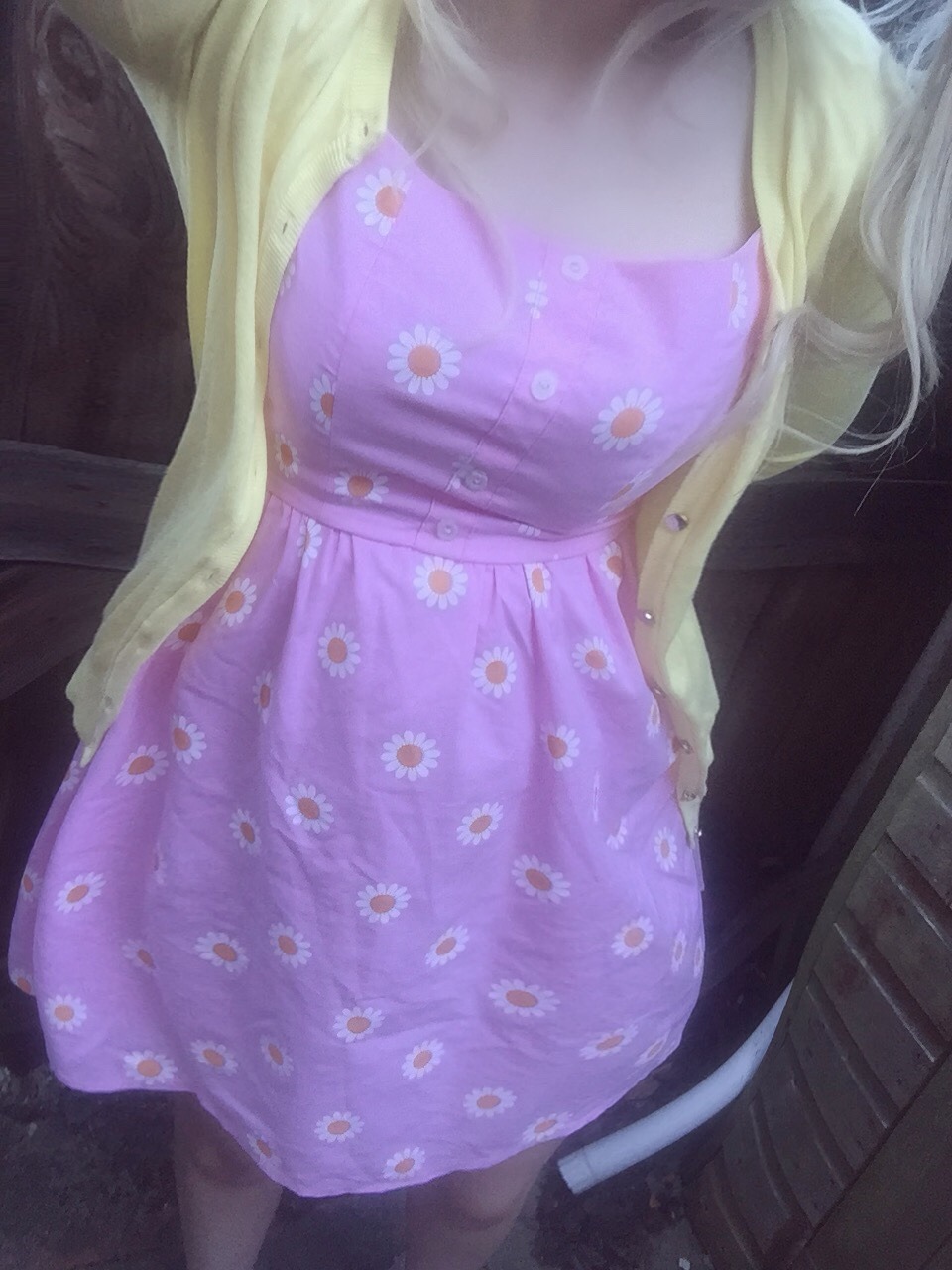brat-grrl2:&amp; i love to live so pleasantlylive this life of luxurylazing on
