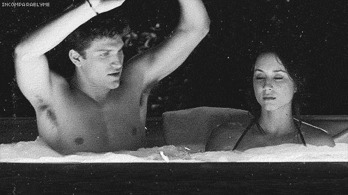 crazykissing:  sex / love / romance blog 