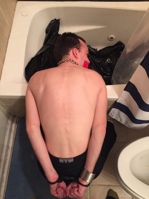 pervfection: tallglassofoj: That time pupartie cut my hair. love that sub chain