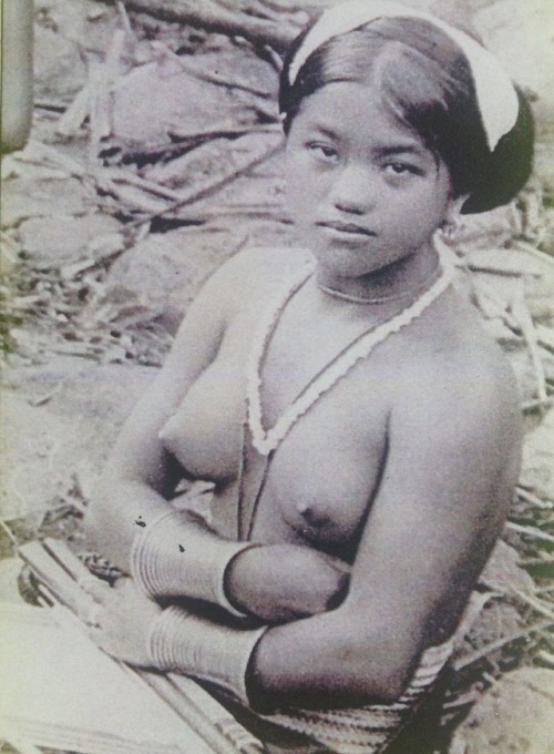 Porn Ifugao Girl. 1910. Via Eduardo de Leon. photos