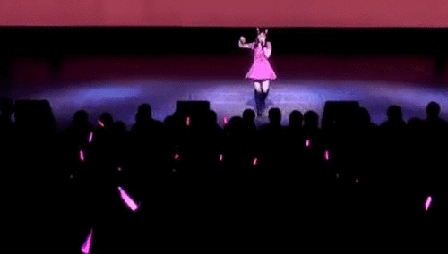 chasingcuties:  Fuku-chan and her fans ♥  x