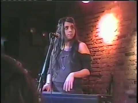 kristenwiiggle:  papermagazine:  Celebrate Lady Gaga’s birthday with this pre-fame 2006 clip of her performing at New York’s the Bitter End.   