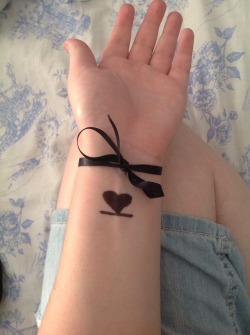 fallingintodarkness2107:  Today is the 30th of November, Self harm awareness day. If you have ever self harmed, binged, purged or have depression, draw a heart with a line underneath and/or tie a black ribbon on your wrist. If you see someone else with