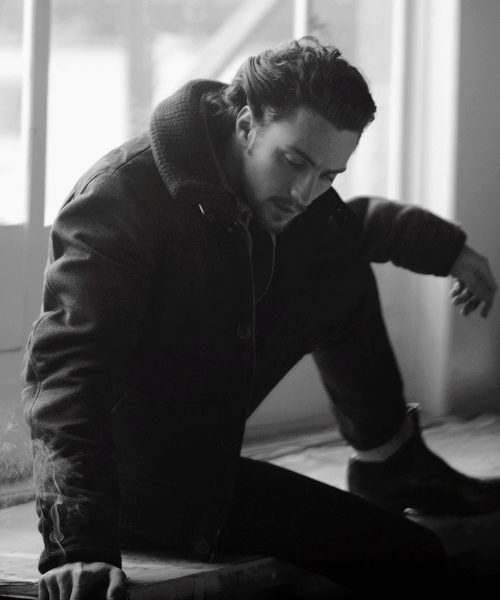 johnbogeyas:  Aaron Johnson photographed by Greg Williams
