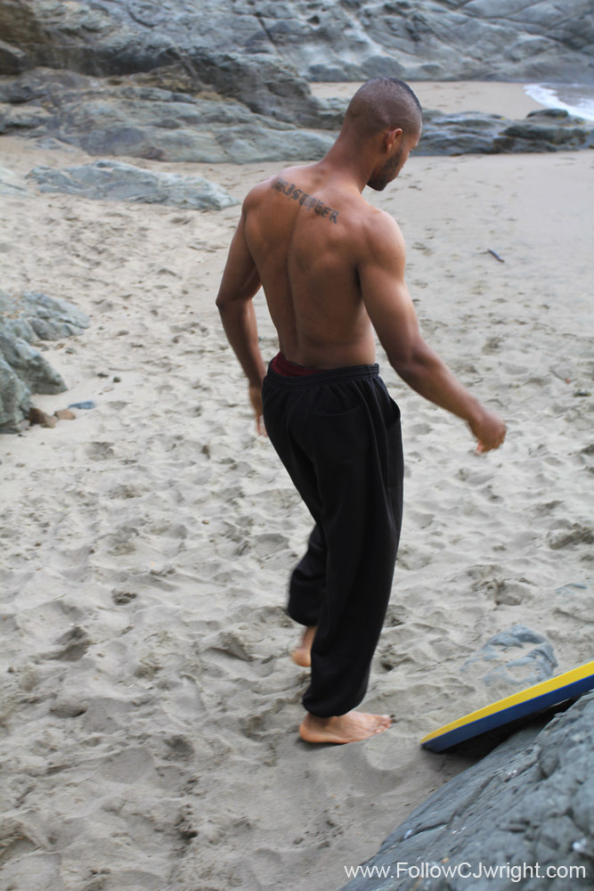 pornhunks:  crownroyal89:  CJ Wright’s fine ass…smh why is he str8?? JK lmao!!