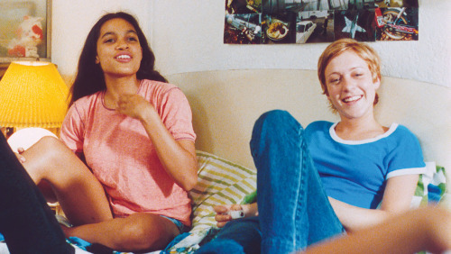  Chloë Sevigny and Rosario Dawson on the set of Kids (1995). 