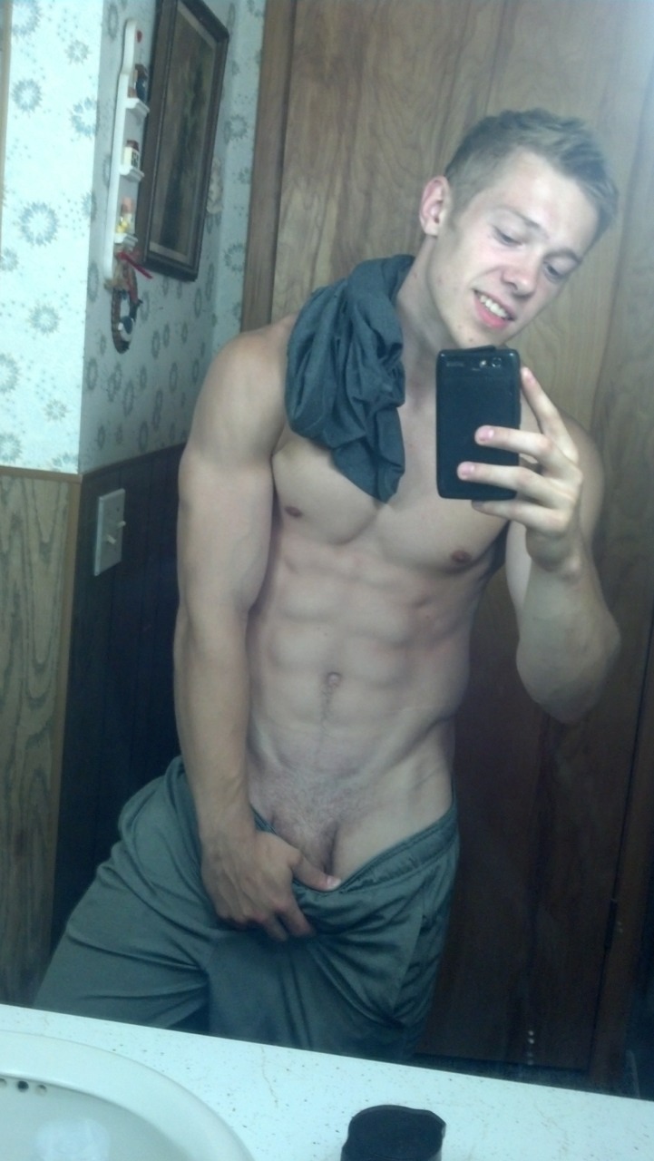 jockdays:  hungcollegedick:  I FOLLOW BACK 100%  Hot studs, hung jocks, and thick