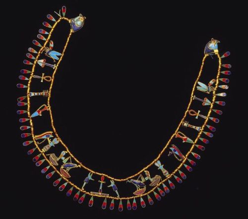 Necklace of Princess KhnumitThis collar belonging to Princess Khnumit ends with two hawk&rsquo;s hea