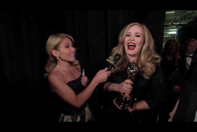 klaud-pocharrichaser:  Just Seeing Delly Happy makes me feel Happy too.:) 