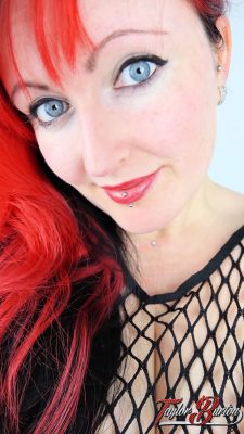 realtaylorburton:Morgäää der Alltag hat uns wieder kommt gut in die neue Woche Mein neues Video ist onlinewww.taylor-burton.tv #mydirtyporndate #mydirtyhobby #porngirl #webcamgirl #sexy #versaut #xxxclip