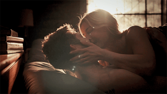 skinnylynnie:  the-fruits-of-eve:  ᵉᴠᴱ❧  I just need you, good morning handsome