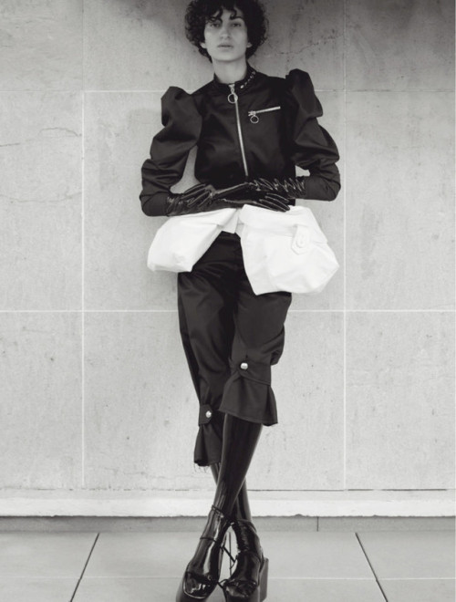 Vogue Germany March 2017Dark Romance Photographer: Thomas Lohr Styling: Nicola KnelsModel: RENATA SC
