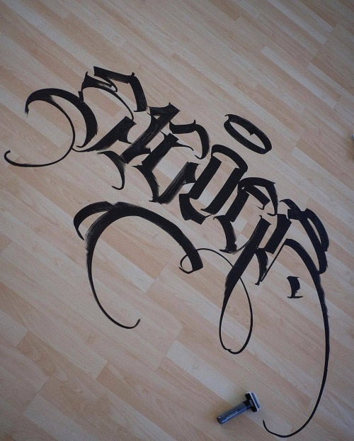 it’s time for chisel class with sensei Sicoer (@sicoerism). #sicoer #handstyle #graffiti