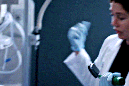 DR. MEREDITH GREY In Greys Anatomy Season 19.