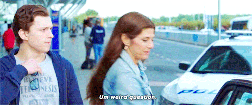 captainpoe:Peter shows Aunt May the Glasses deleted scene!