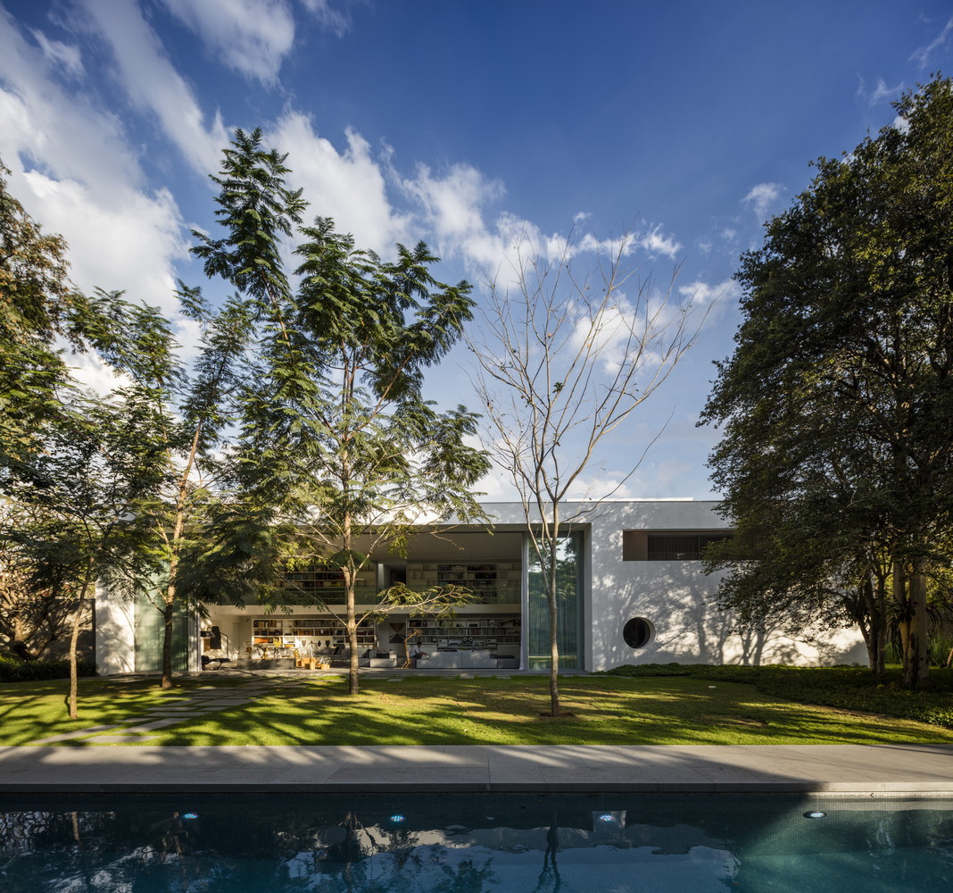 kazu721010:  Gama Issa V2.0 / Studio Mk27 - Marcio Kogan + Lair ReisPhotos © Fernando
