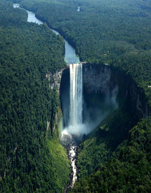 shinebright-like-a-badbitch:scent-of-me:Kaieteur Falls: World’s Highest Waterfall Drop .ShineBright-Like-A-BadBitch  So fucking cool