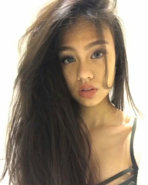 makkaubutolahsial: sg 16 yrs old mixed xmm girl part 1 pm me for her ig