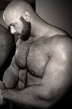 i-want-that-man:Woof!!! Fuck me against the