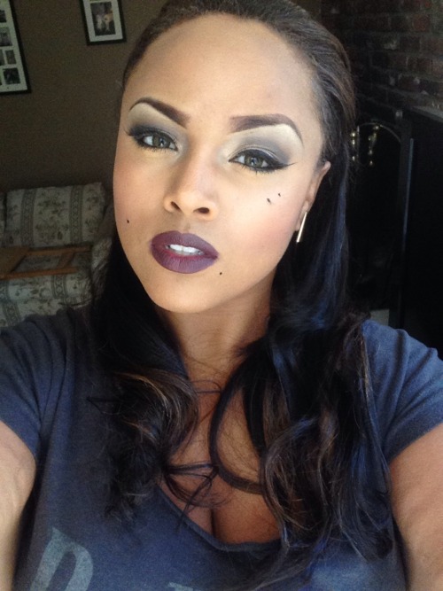 killerkurves:  damndandy:  I fucking love myself and that’s why I’m single. Can’t get enough of meeee 💋💋💋💋 