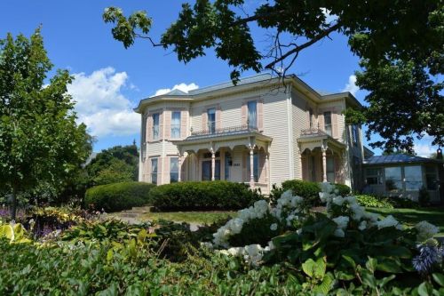 $2,200,000/6 brGranville, OH