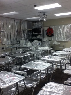 danielbpc:  ermathursty:  ermathursty:  I may have achieved the best senior prank  I RALLIED 20 APUSH STUDENTS TO TIN FOIL AN ENTIRE CLASSROOM FOR HOURS ONE NIGHT AND I HAVE YET TO GET A NOTE ON THIS WHAT DOES SOMEONE HAVE TO DO FOR SOME GODDAMN NOTES