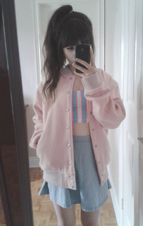 jess-woods:  today i am cotton candy coloured :) 