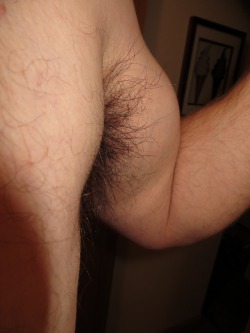 spaceboyjd:For a request - my pit hair with my arm down. Clearly even my arms won’t hide all that fucking sweaty pit hair