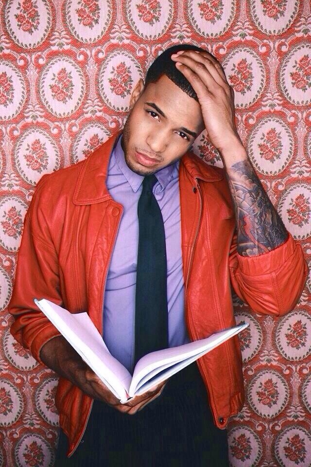 verse-caribbean-dude:  sexyblackmalesoles:  Love a man in a suit…    Fuck With