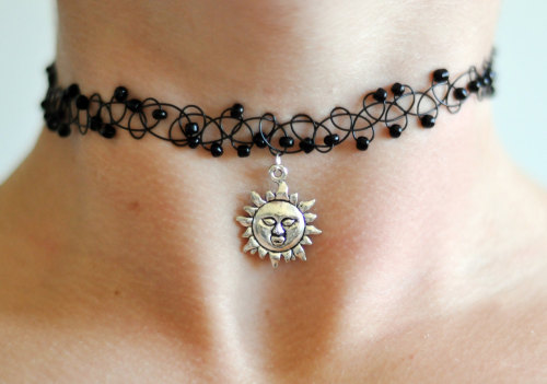 hipstrrrlove:  Deadstock Beaded 90’s tattoo choker set - SUN