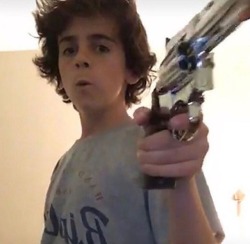 pietromanofff: me if i see one more person say they gonna fuck the clown