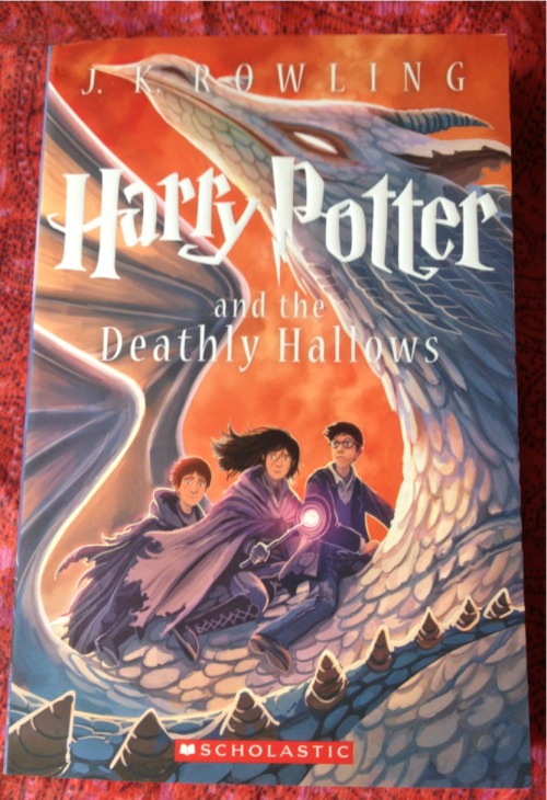 nicodiangeloisdead:  infallibleherondale:  maryannisawkward:  My new Harry Potter paperback set came in the mail! These have the cover illustrations by Kazu Kibuishi. Together, the set spines make Hogwarts castle and the illustrations around the set case
