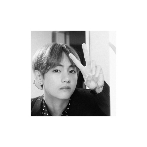 yoongsins:visuals so Strong™ I had to put them in a black and white photobook collage ⚪️⚫️ (click fo