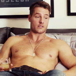 gifscheckpoint:  Justin Hartley in the pilot