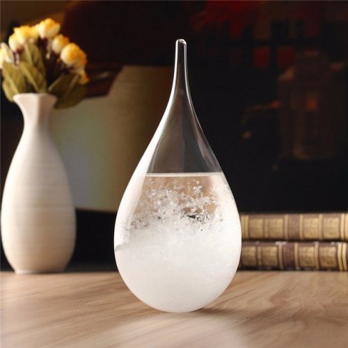 cnbluefan:  Weather Forecast Crystal Storm GlassWhen it’s sunny,the filler will sink to the bottom and the liquid will become clear.When it’s warming, the liquid in the bottle will filoat up and layered.When it’s cloudy, the liquid in the bottle