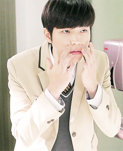 죄; hiatus
