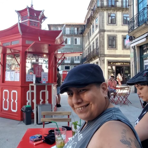 Someone asked in an #lgbtqtravelers page where to go that is friendly in #Porto. This Kiosk across f
