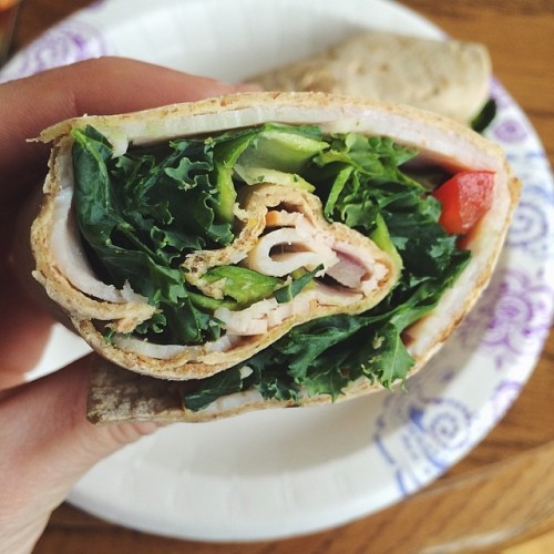 goodhealth-andgoodvibes:Quick, simple wrap for dinner. Mashed avocado, kale, turkey, onion, bell pep