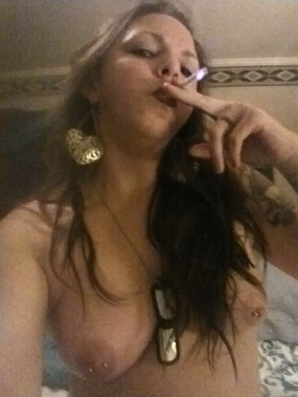 onlysexysmokers:  cheesy33:  nudistcouplencva:  For Cheesy33 who requested pics of