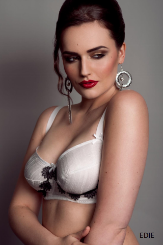 Austere and yet luxurious this Louise Ferdinand bra really caught Butter Cup’s eye as she ploughed t