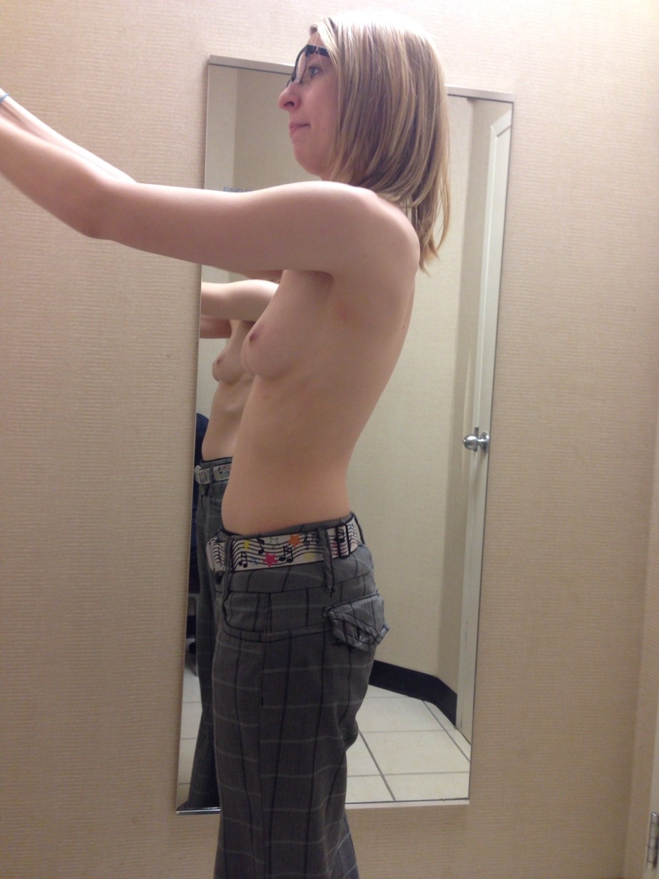 ohhaayitsmissy:  Trying on new bras ;) candid picturesss 
