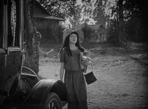 mabelnormandofficial: au-miel: The extra girl (F. Richard Jones / 1923) This film was just restored 