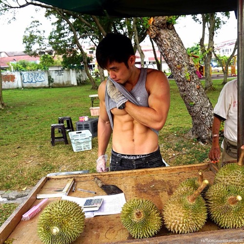 bbbtm13:  I don’t want durian, can I dabao him, Jordan Yeoh, back home? 😍   Reblog & follow me for more hot stuff!
