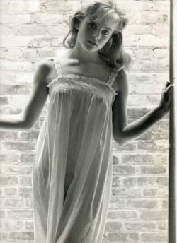 mal-adolescenza:  Sue Lyon by Bert Stern